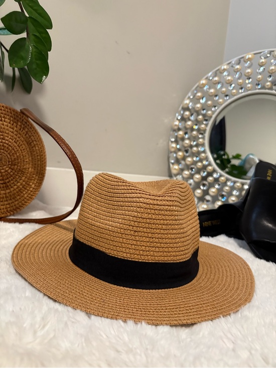 Accessories - Straw Panama-Style Hat | One Size | Camel with Black Ribbon